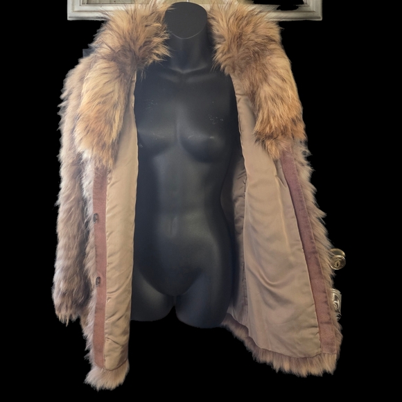 VINTAGE MIXED FURS DESIGNER COAT - Picture 4 of 9